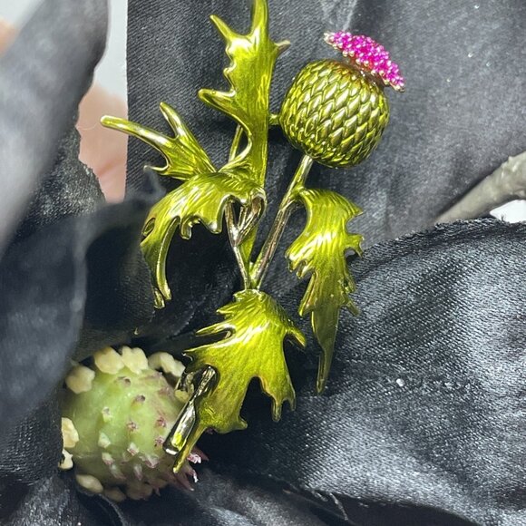 Thistle Pin Gold Flower Scotland Classic Brooch Hat Pin Scarf jewelry Purple - Picture 10 of 16